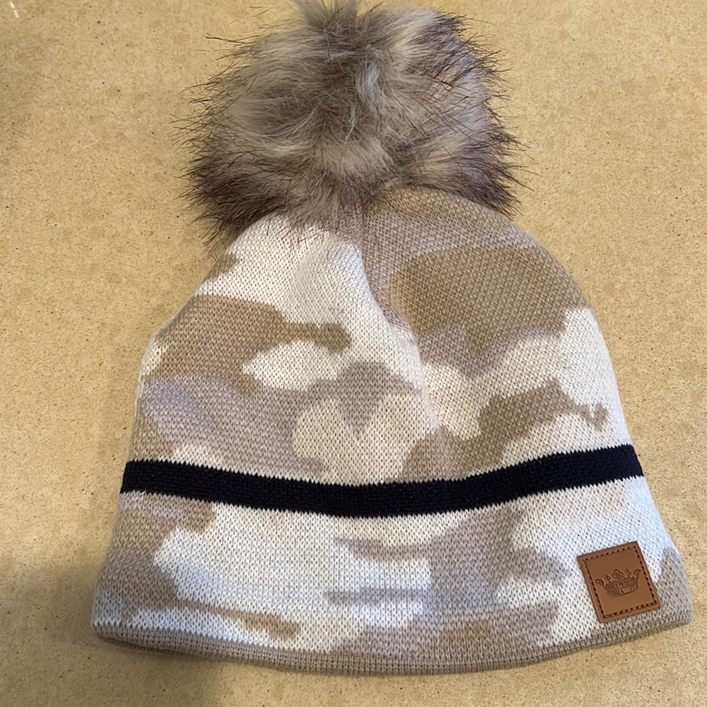 Panache Camo Stocking Hat-  Lined- with Faux Fur Pom Pom NEW!